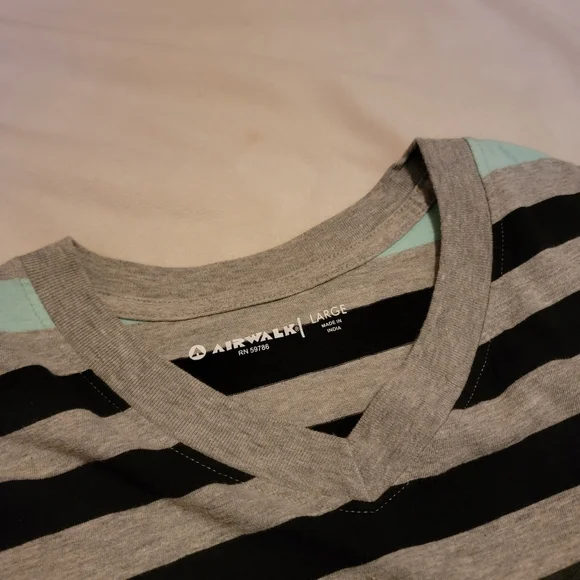 Airwalk Striped V-Neck Tee [L] Black/Gray/Blue - Picture 2 of 3